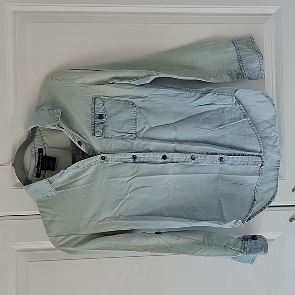 Foreign Exchange classic chambray button-down shirt size S - Picture 3 of 4